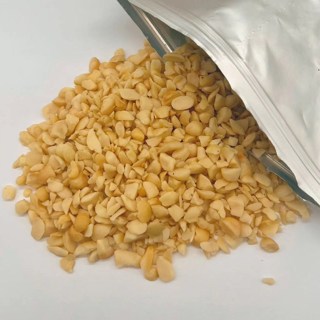 Hawaiian nuts broken wholesale new goods broken original flavor nuts broken kernel milk tea shop decoration accessories Western pastry cake decoration