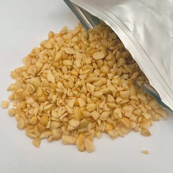 Hawaiian nuts broken wholesale new goods broken original flavor nuts broken kernel milk tea shop decoration accessories Western pastry cake decoration