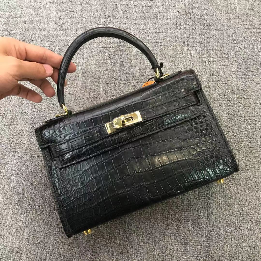 Phần cứng màu vàng kim