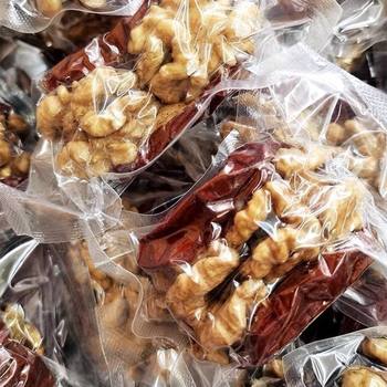 Xinjiang Dates with Walnuts, Xinjiang Specialty Handmade Red Dates with Walnuts and Raisins, Pure Dates with Walnut Kernels Supply Chain