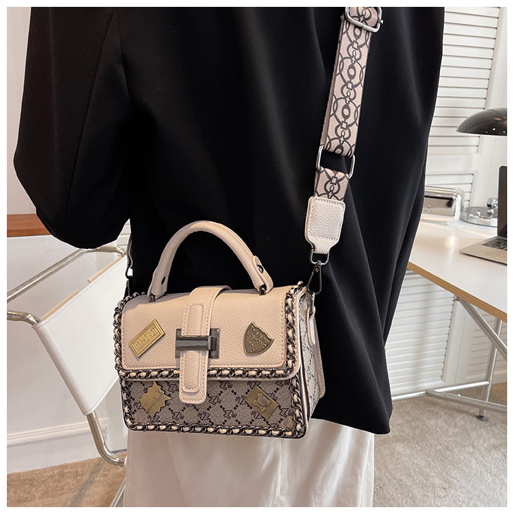 O1CN01Ye39f31SSiWqgo19P !!2218042692246 0 cib