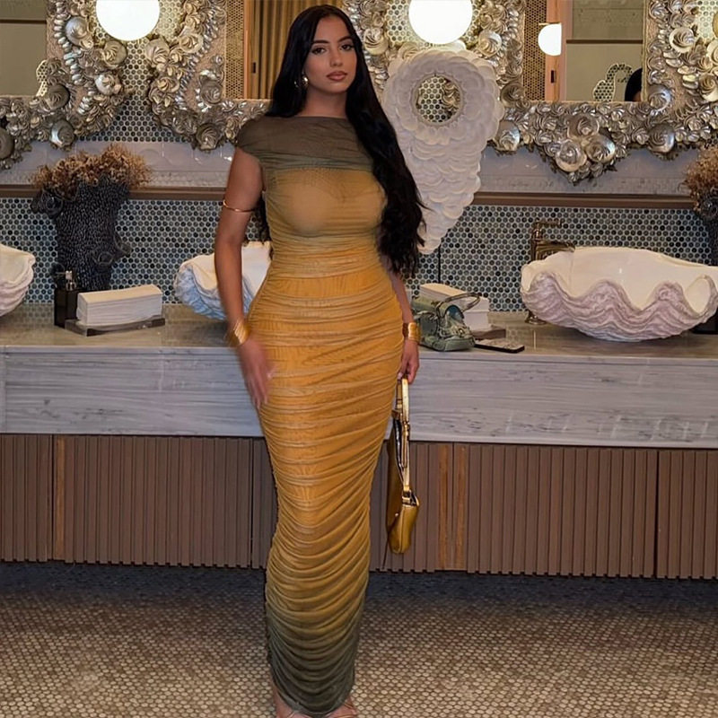 Color Block Gradient Ruched Bodycon Dress Elegant Long Silhouette Round Neck Slim Fit Perfect for Parties and Events