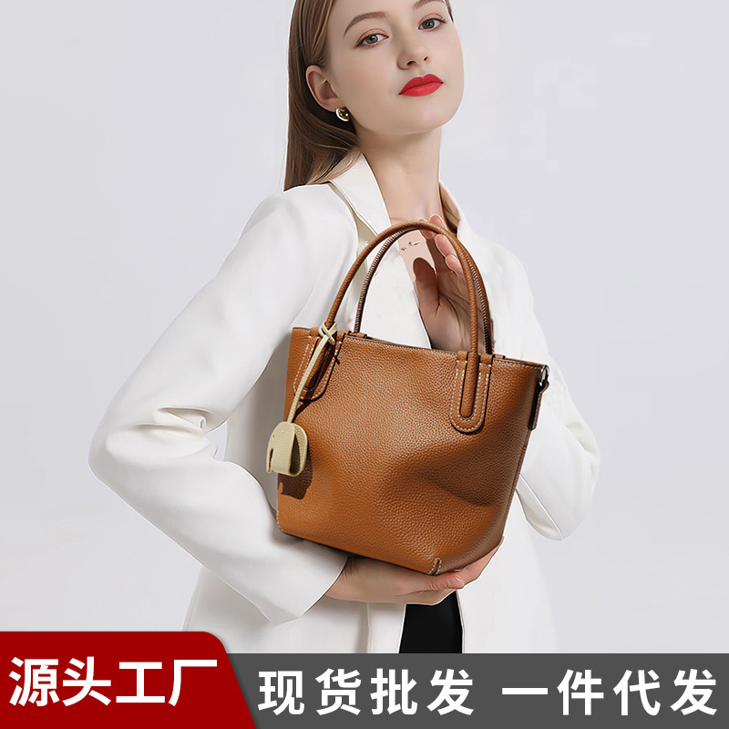 (Mới) Mã A0327 Giá 1300K: Túi Xách Nữ Gutdl Phong Cách Hàn Quốc Túi Ví Nữ Chất Liệu Da Bò G04 Sản Phẩm Mới, (Miễn Phí Vận Chuyển Toàn Quốc).