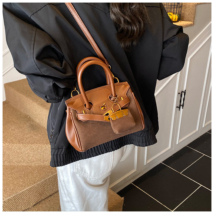 O1CN01Ylz0AH2IRDN7niXFF !!2207805539282 0 cib