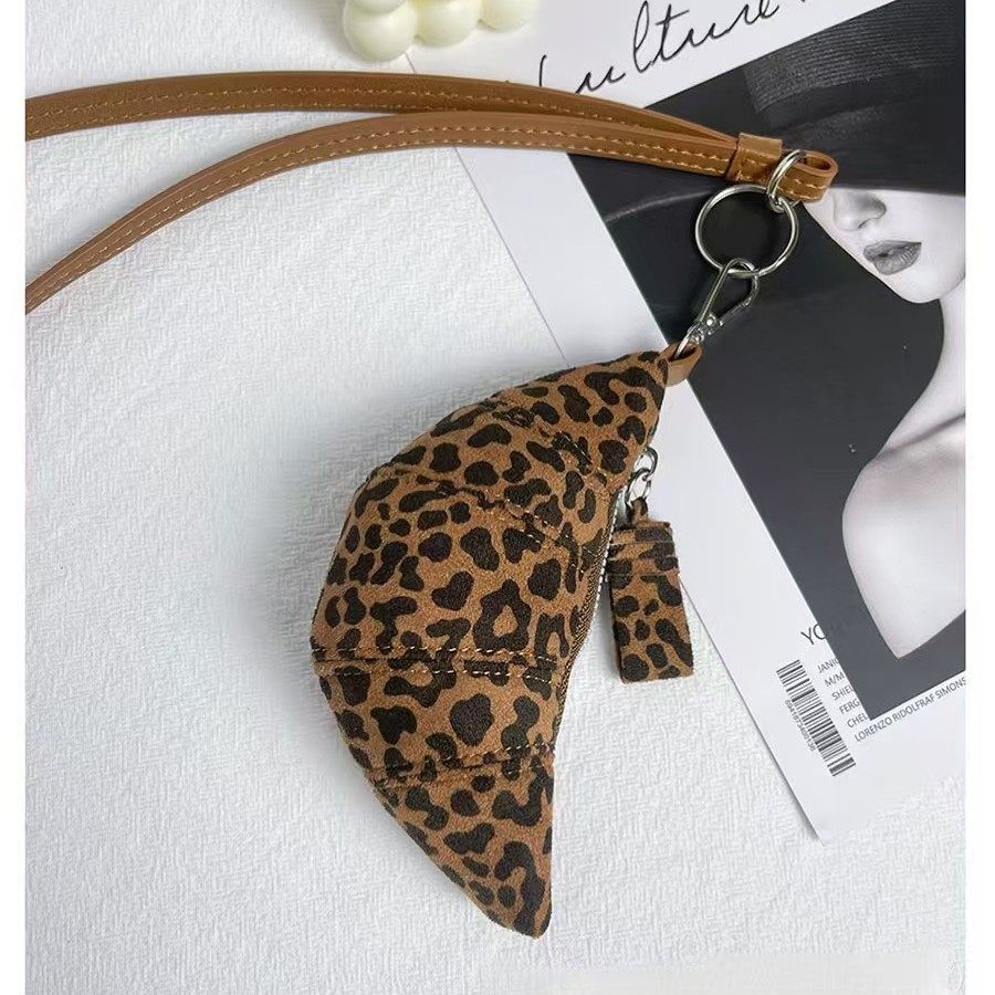 2025 Korean-Style Croissant-Shaped Wallet, Fashionable and Versatile, Neck-Hanging Coin Purse