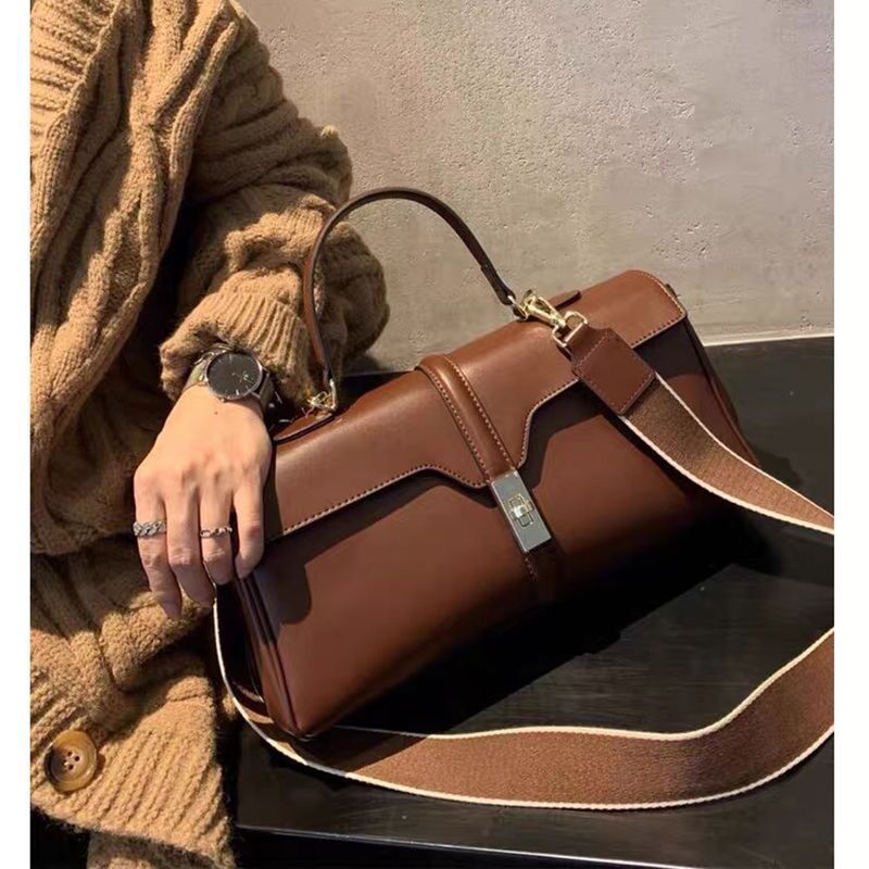(Mới) Mã A2410 Giá 1780K: Túi Xách Nữ Gutdsh Túi Ví Nữ Chất Liệu Da Bò G05 Sản Phẩm Mới, (Miễn Phí Vận Chuyển Toàn Quốc).