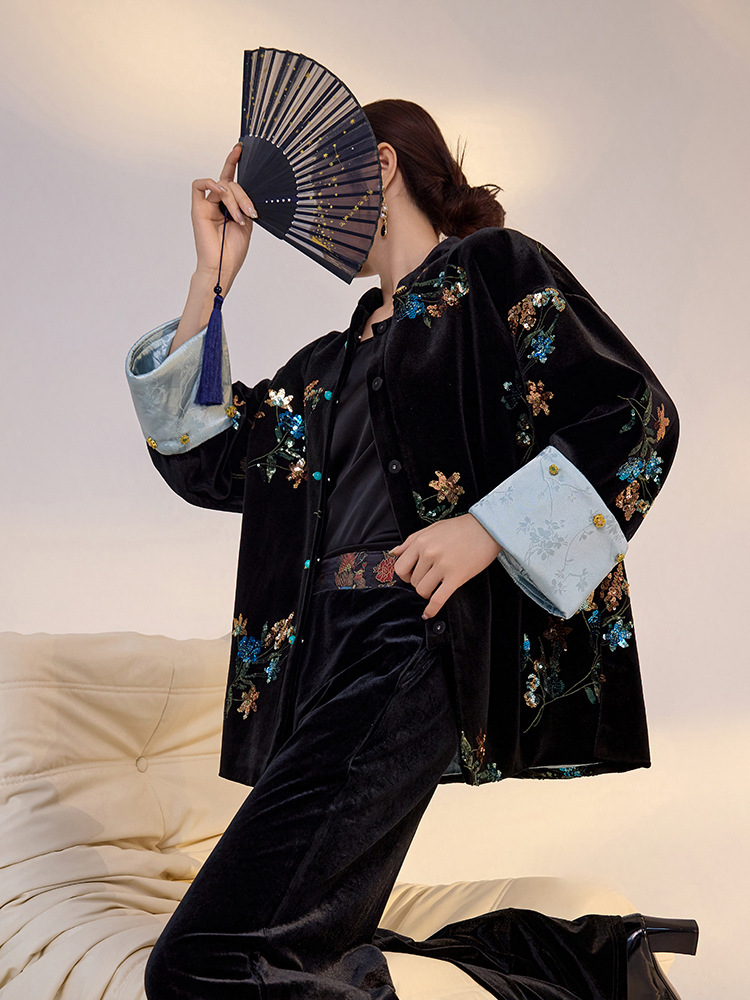 Áo sơ mi nữ dài tay satin dập nổi hoa đính sequin dáng rộng — Màu chàm (tóc trong cùng ngày), Màu Indigo (Tóc 7 ngày)