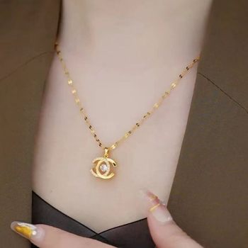 Cross-Border Popular Titanium Steel Necklace for Women, Dynamic Double C Pendant Necklace, Niche Versatile Design, Light Luxury Clavicle Chain