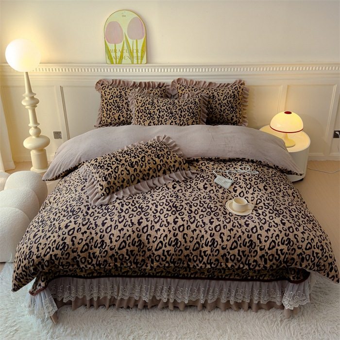 2025 Autumn/Winter New Milk Velvet Bed Cover Four-Piece Set, Non-Slip Winter Fleece-Lined Quilted Bed Sheet Three-Piece Set