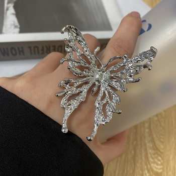 Large Liquid Butterfly Ring Female Niche Design High-grade Exaggerated Unique Fashion Cold Wind Decoration Index Finger