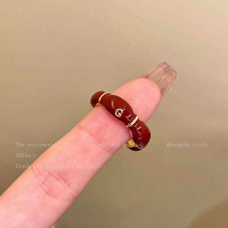 酒红玫瑰锆石戒指女生2024新款网红显白食指戒气质叠戴可调节指环