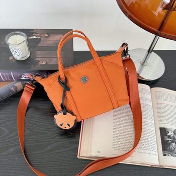 HB 2025 New Style Bag Dumpling Bag Women's Shoulder Hand Carrying Portable Crossbody Bag Fashionable Waterproof Mobile Phone Bag All-match