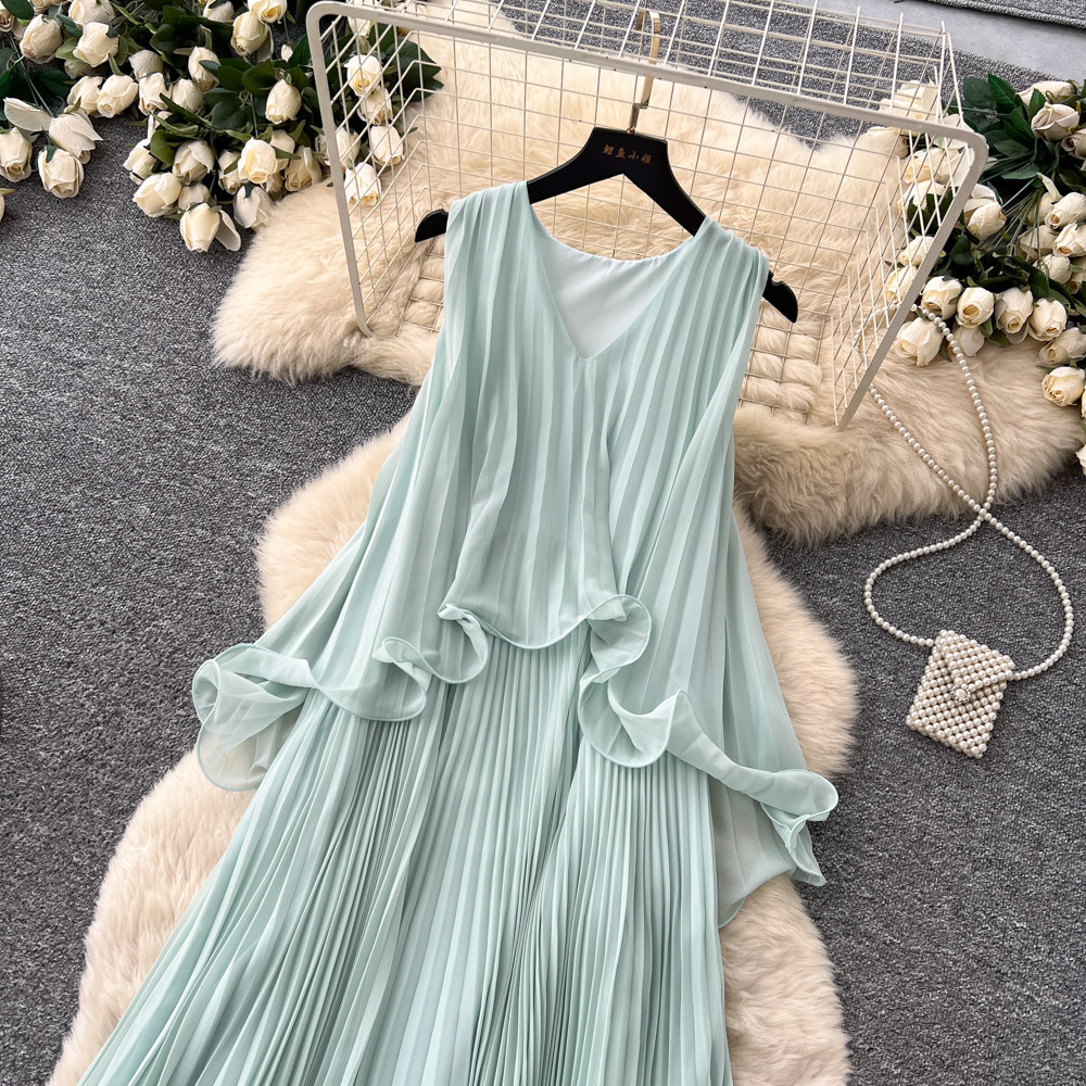 Elegant Mint Green Sleeveless Halter Dress Ruffled Hem Pleated Design Slim Fit Perfect for Early Summer Events