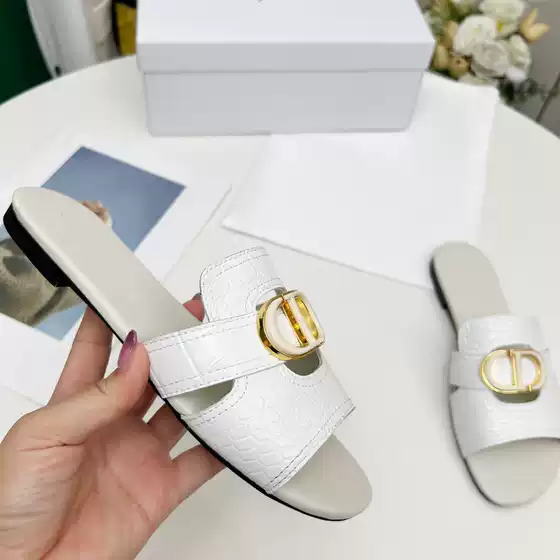 Foreign Trade 2025 High-Definition Metal Letter Buckle Slippers for Summer Outer Wear New Thick Heel Flats Open-Toe Sandals for Women