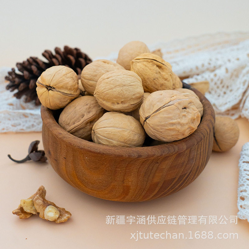 Xinjiang Original Flavor 185 Thin-Skinned Walnuts Specialty Crispy Walnuts Hand-Peeled Paper-Skin Snacks Nuts Wholesale Fragrant Crispy Bulk Pack