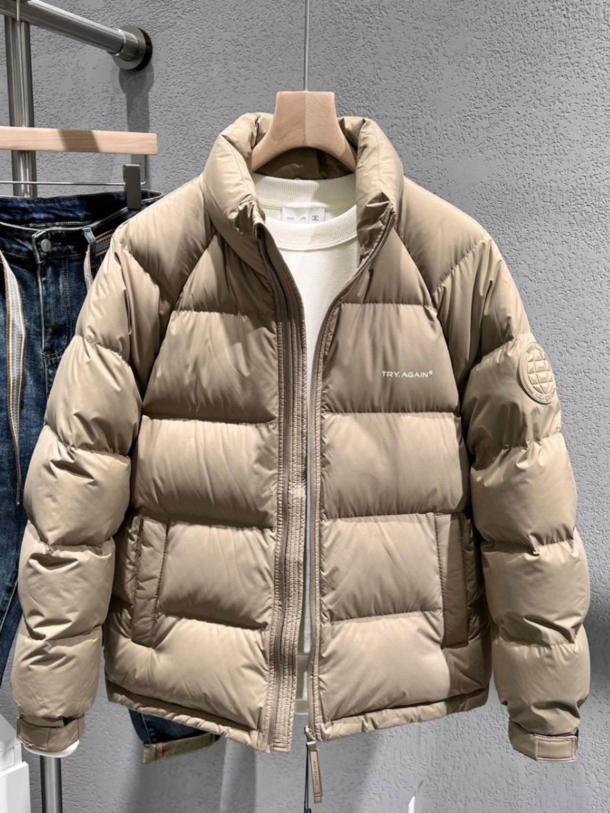 Men's Ultra-Light Warm Stand-Up Collar down Jacket 2025 Winter New Youth Popular Short Slim Duck down Jacket for Men