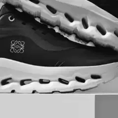 A generation of men's fly-woven mesh breathable sports casual shoes trend non-slip cushioning marathon running shoes