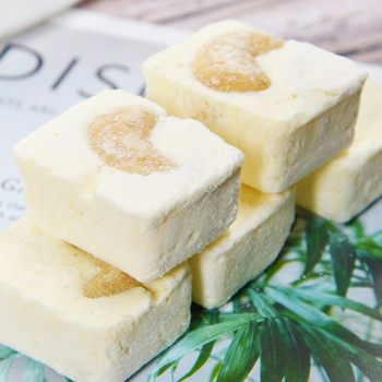 Pine Nut Cheese Crisps Manufacturer Bulk Wholesale New Year's Snacks for Children, Brewed Tea with Cashew Crisps, Freeze-Dried Process