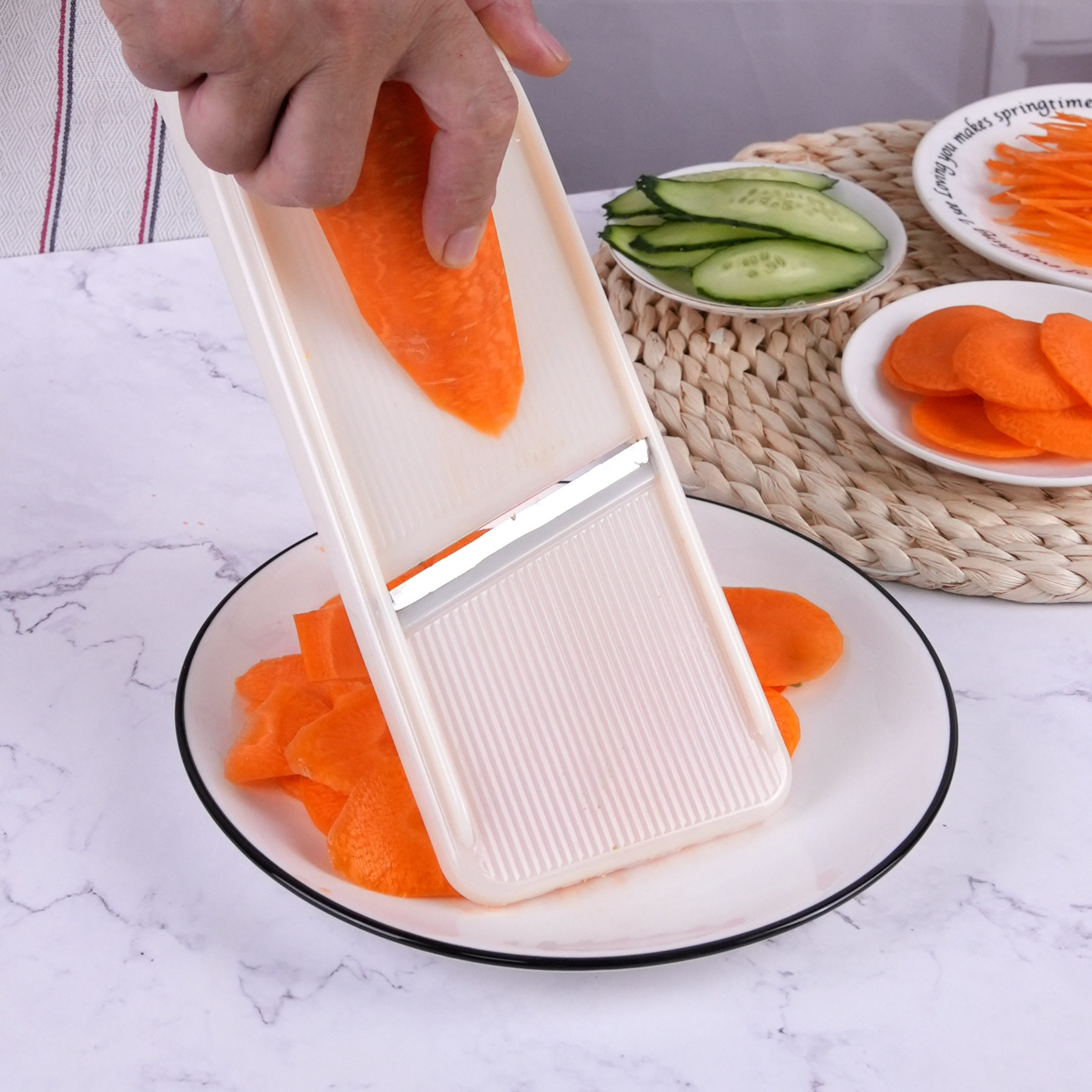 Household slicer restaurant multi-purpose vegetable and fruit manual kitchen tools wholesale stainless steel grater