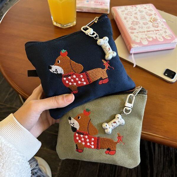 Dachshund Card Holder, Cute Suede Cosmetics Bag, Portable Carry-On Bag for Outings, Earphones, Lipstick, Auntie Towel Cosmetics Bag