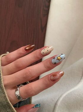 手工穿戴甲秋冬复古小众星星彩绘甜酷短款甲片高级感显白美甲贴片