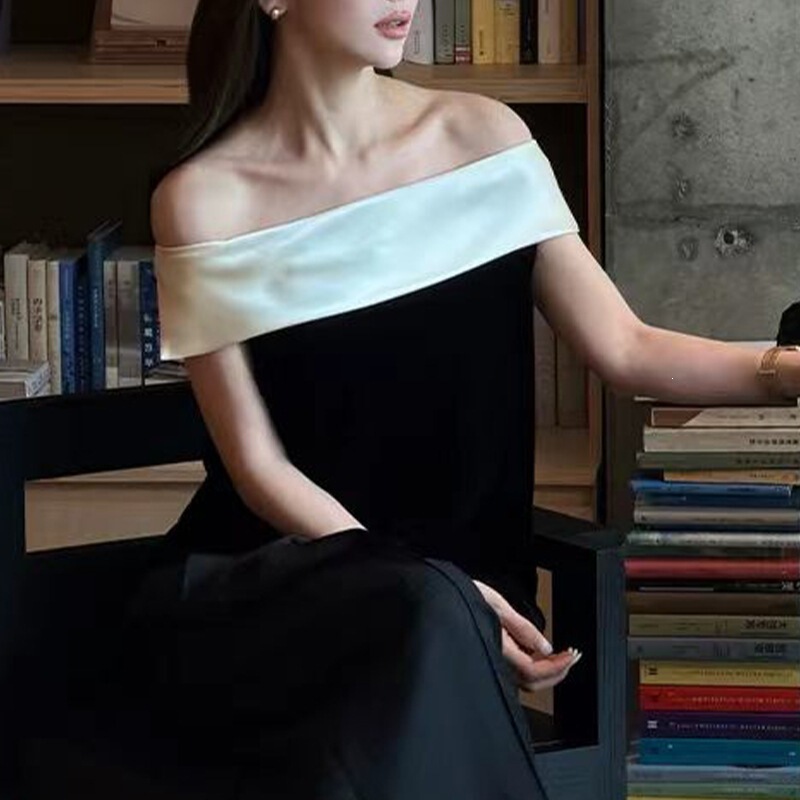 Áo trễ vai phối màu không tay dáng ôm nữ thanh lịch — màu đen