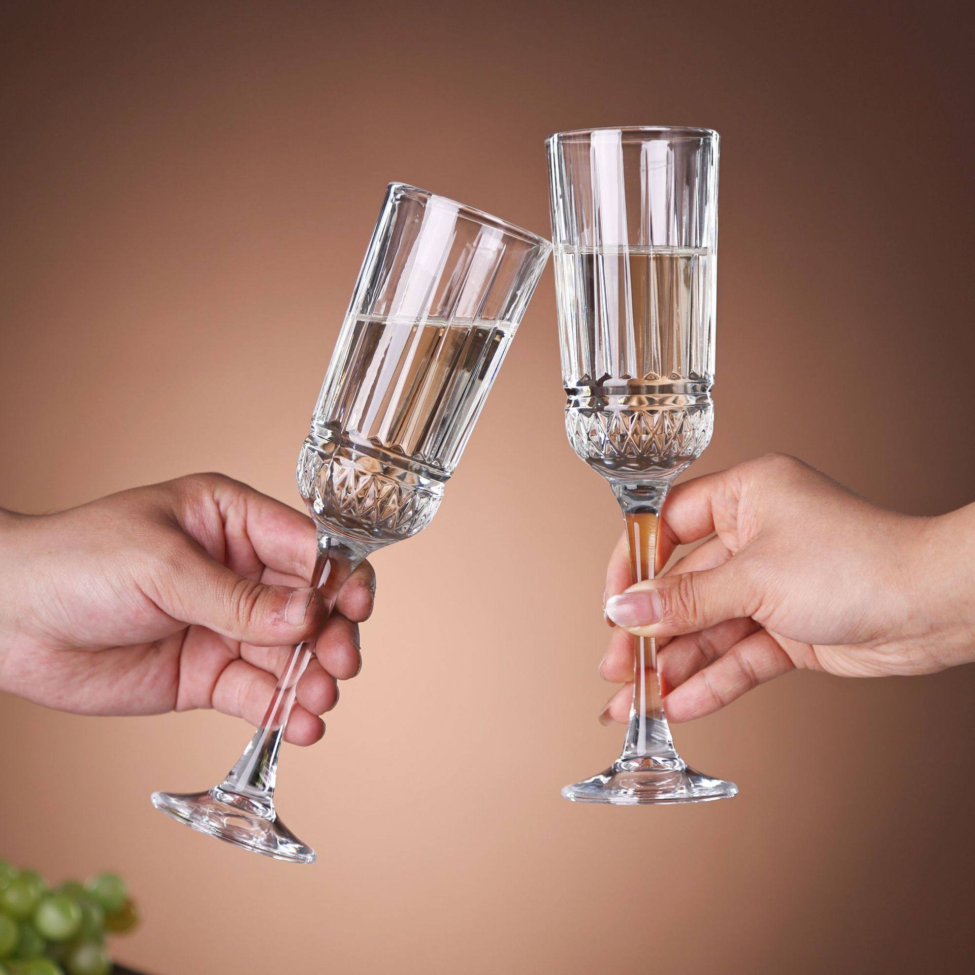 Wholesale In-Stock Cold-Cut Champagne Glasses, Tulip Glasses, High-Quality White Wine Glasses, Sparkling Wine Glasses with Logo Printing