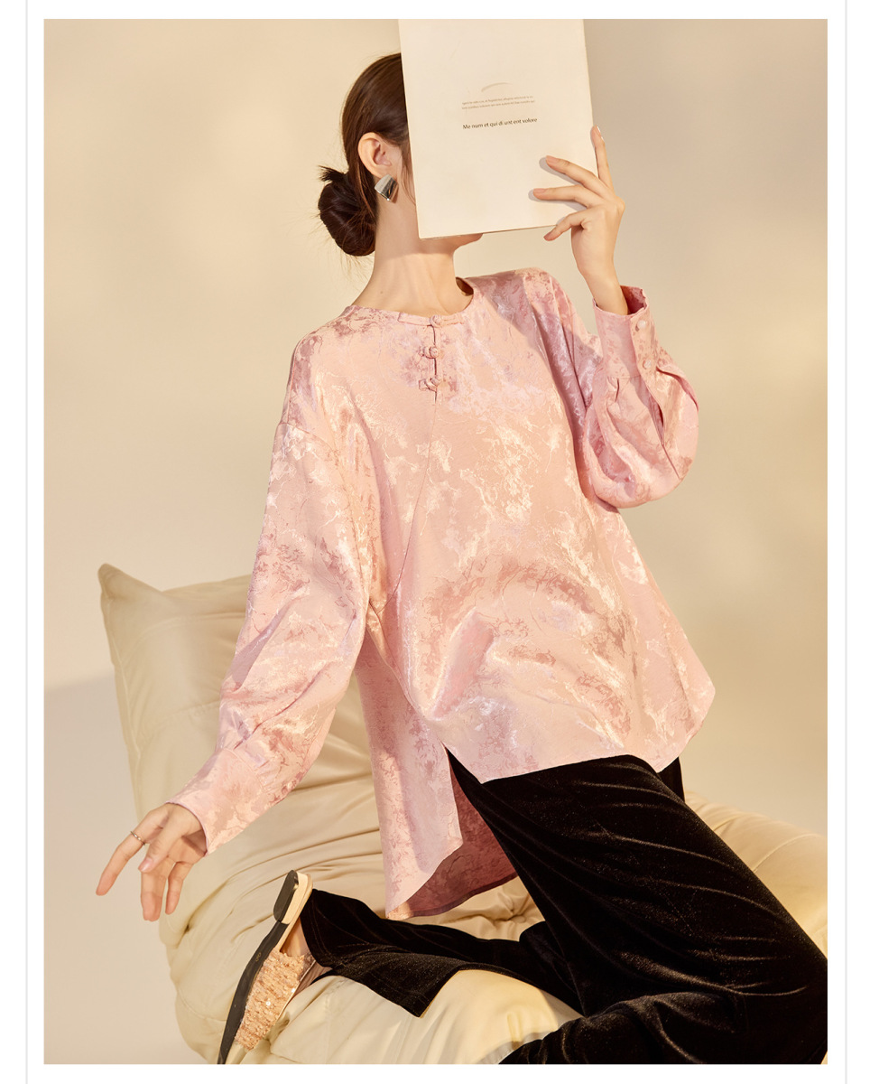 Áo sơ mi nữ dài tay dáng rộng họa tiết hoa dệt jacquard — Hồng đào (giao hàng 7 ngày), Trắng Nguyệt Hoa (giao hàng 7 ngày), Trắng Nguyệt Hoa (Giao hàng trong ngày)