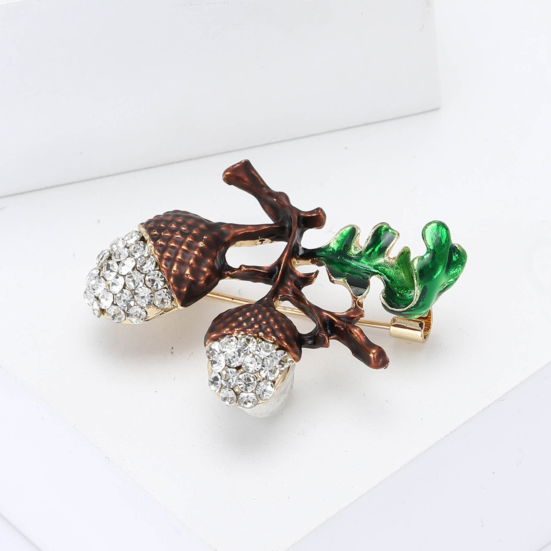 Korean Style Creative All-match Alloy Rhinestone Hazelnut Brooch Fashion Simple Women's Sweater Cardigan Corsage Jewelry Pin