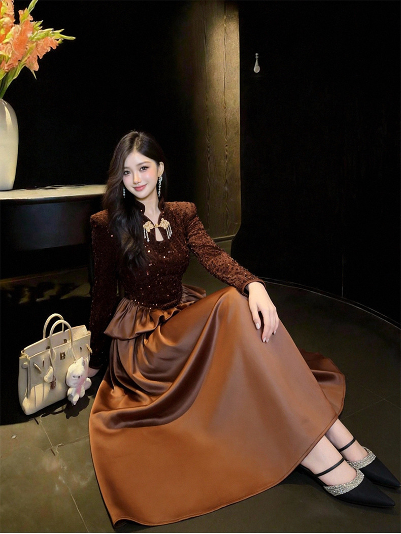 Đầm nữ dài tay dáng chữ A thắt eo phối sequin — Màu nâu cà phê