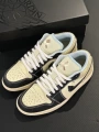 Aj1 pure original-black light yellow