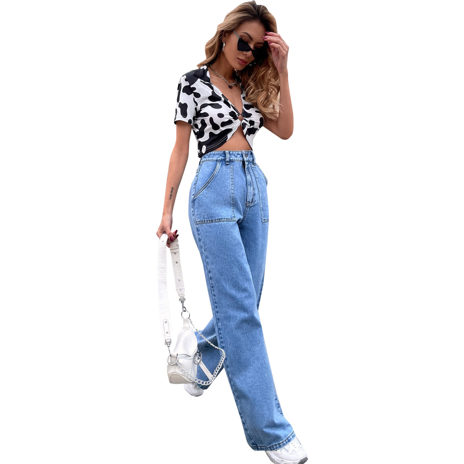 High Waisted Straight Leg Jeans Large Pockets Casual Style Comfortable Fit Perfect for Everyday Wear Wholesale