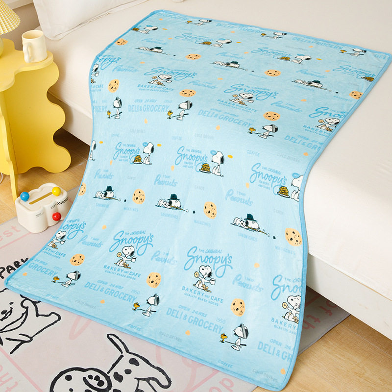 Snoopy series single layer small blanket flannel baby air conditioning blanket baby blanket nap blanket