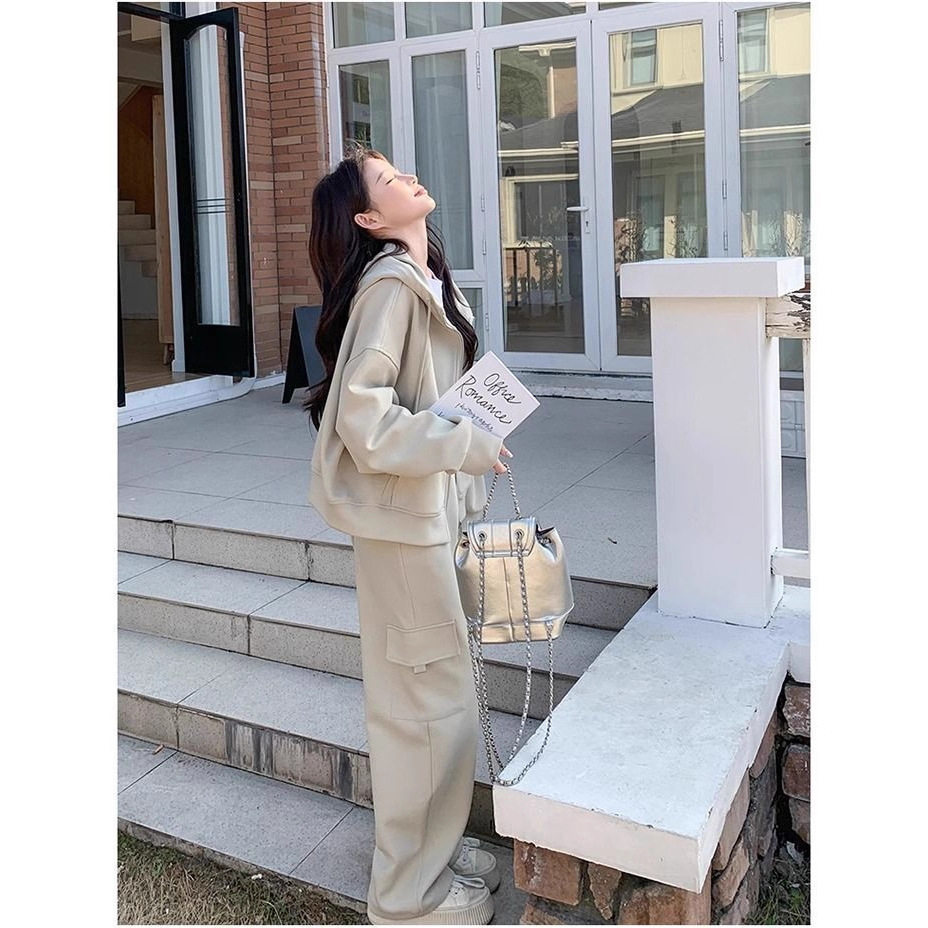 Plus-Size Autumn Stylish Age-Reducing Sweatshirt Casual Sports Suit for Women, Fashionable Slimming Two-Piece Set for Curvy Women 1.0-150kg