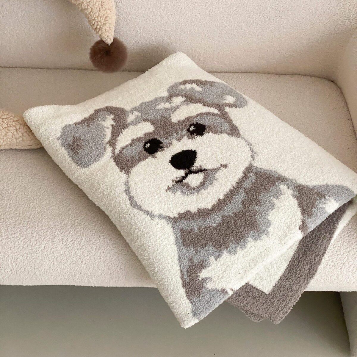 Super soft half velvet cartoon dog blanket yarn-dyed jacquard office warm nap blanket bedroom sofa blanket four seasons