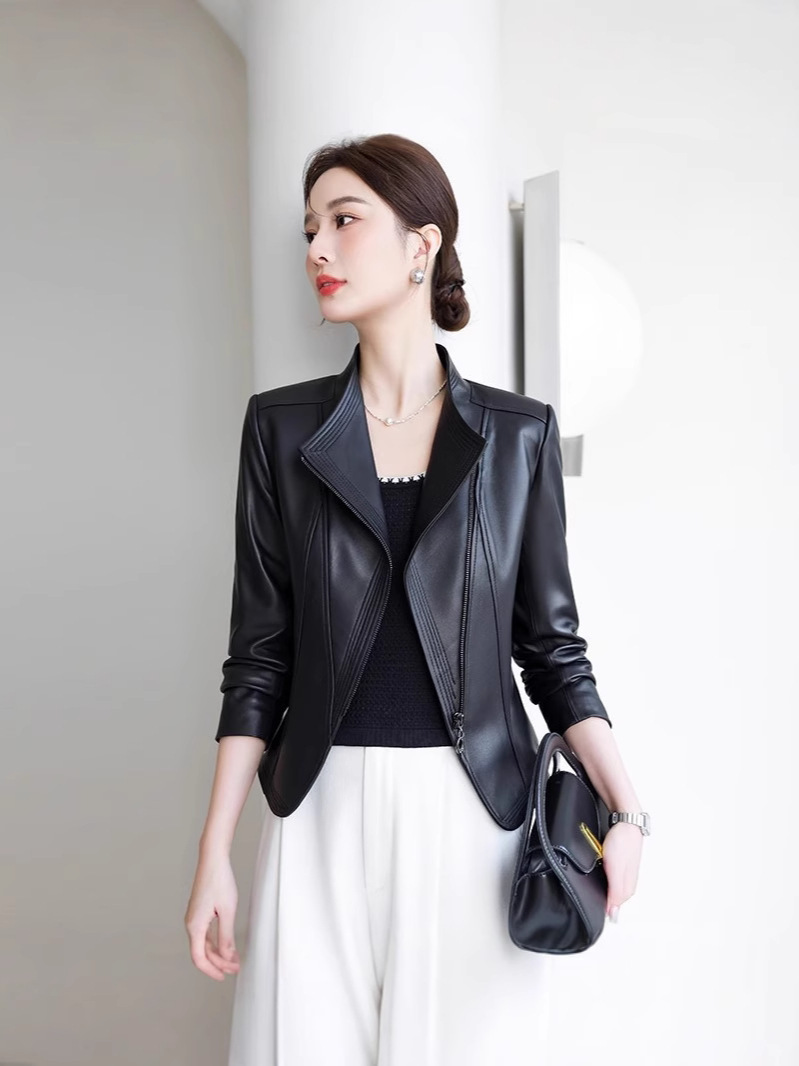 Áo khoác da cừu nữ dáng ngắn cổ đứng ôm body — Màu đen