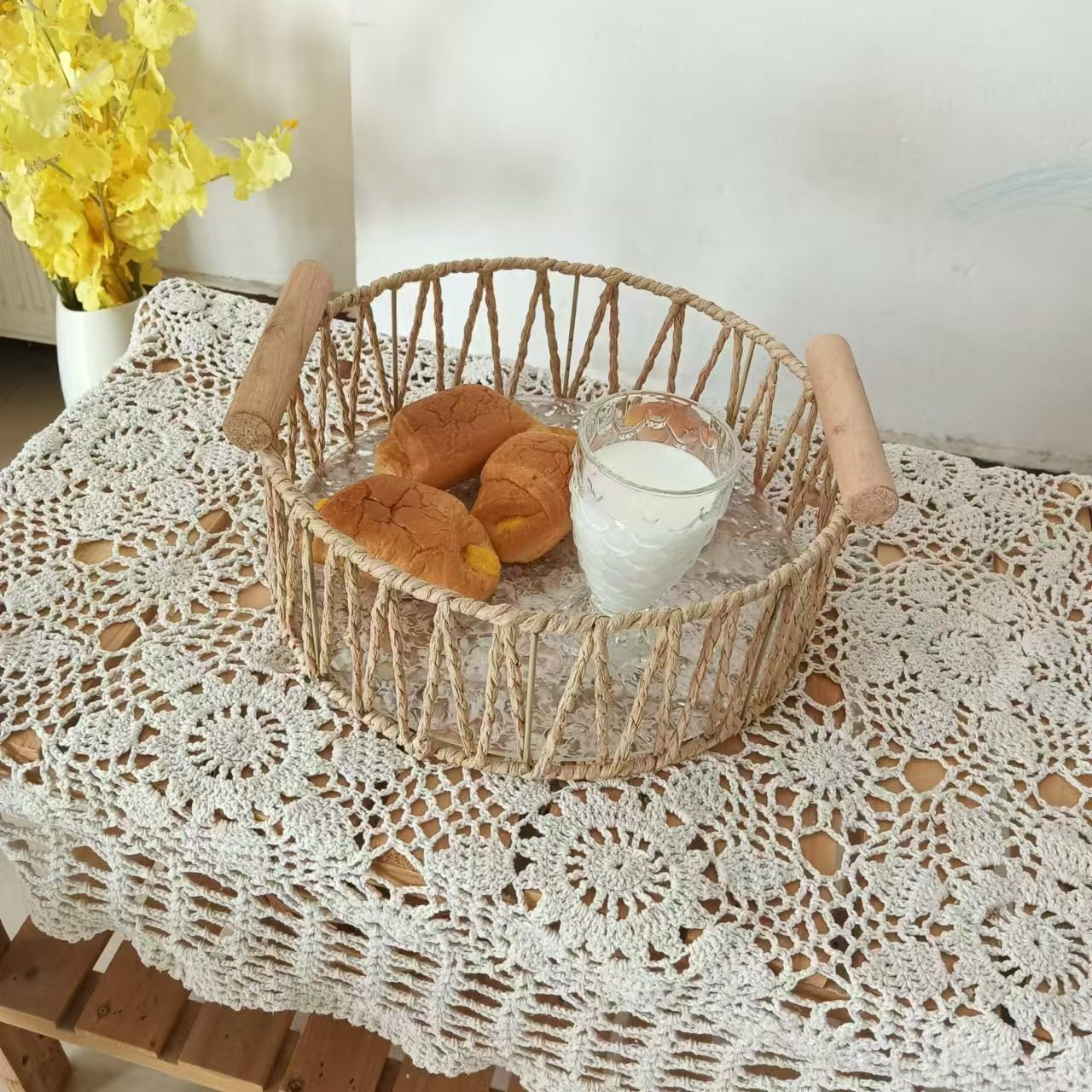 Nordic Style Fruit Storage Basket Hand-woven Storage Tray Bread Basket Light Luxury Desktop Snack Cosmetic Storage Box
