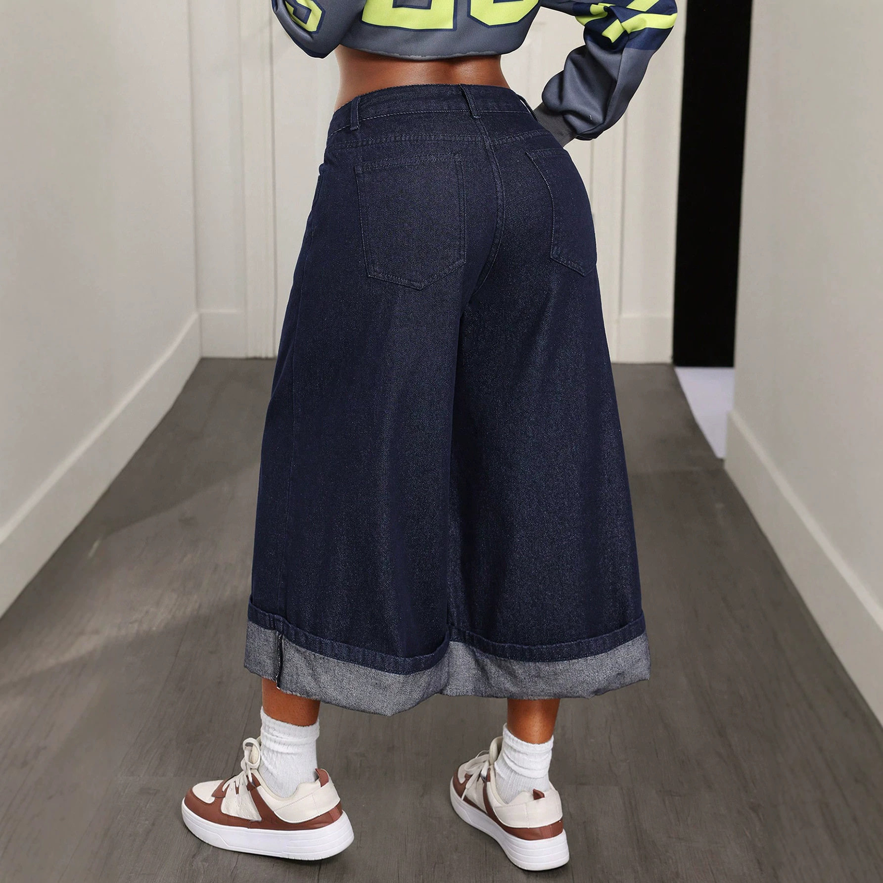 Loose Fit Womens Denim Pants Casual Style Versatile Design Comfortable Fabric Perfect for Everyday Wear Wholesale