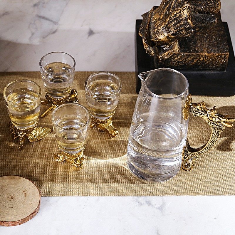 Factory Direct Sales Wholesale Twelve Zodiac High-End Chinese Liquor Glasses Glass Wine Cup Decanter Set Gift Box