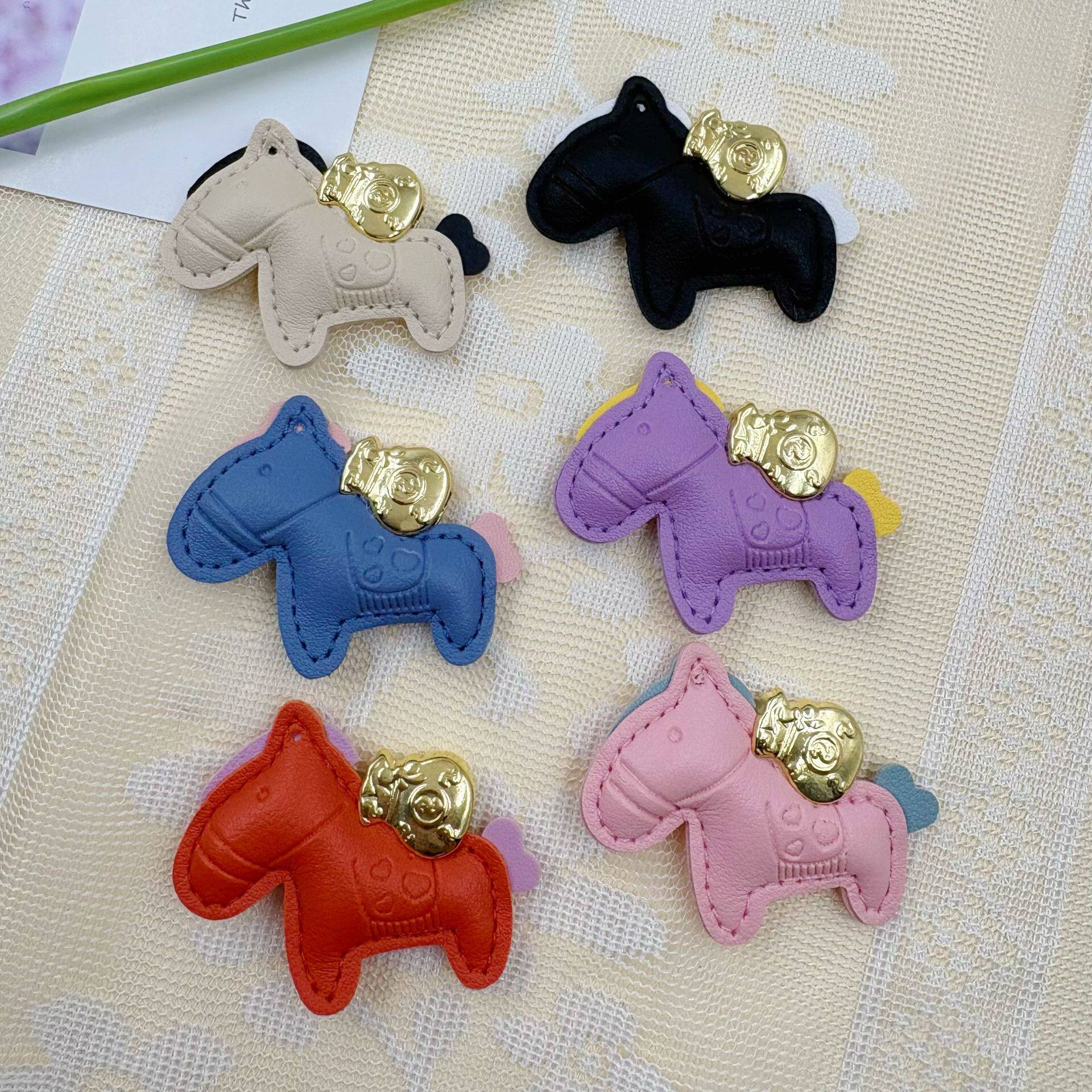 Get Rich Immediately Pendant Pony Alloy Car Keychain Pendant Year of the Horse Bag Pendant Clothing Accessories Small Gifts