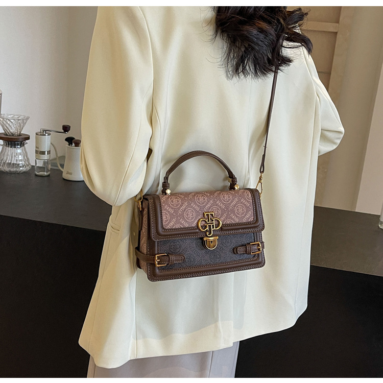 Foreign Style Small Square Bag Shoulder Bag Niche Design High-end Sense Bag Women's Internet Hot Super Hot Handbag Fashion Crossbody Bag 15 O1CN01ZvCzVc1SSiWl44cnT !!2218042692246 0 cib