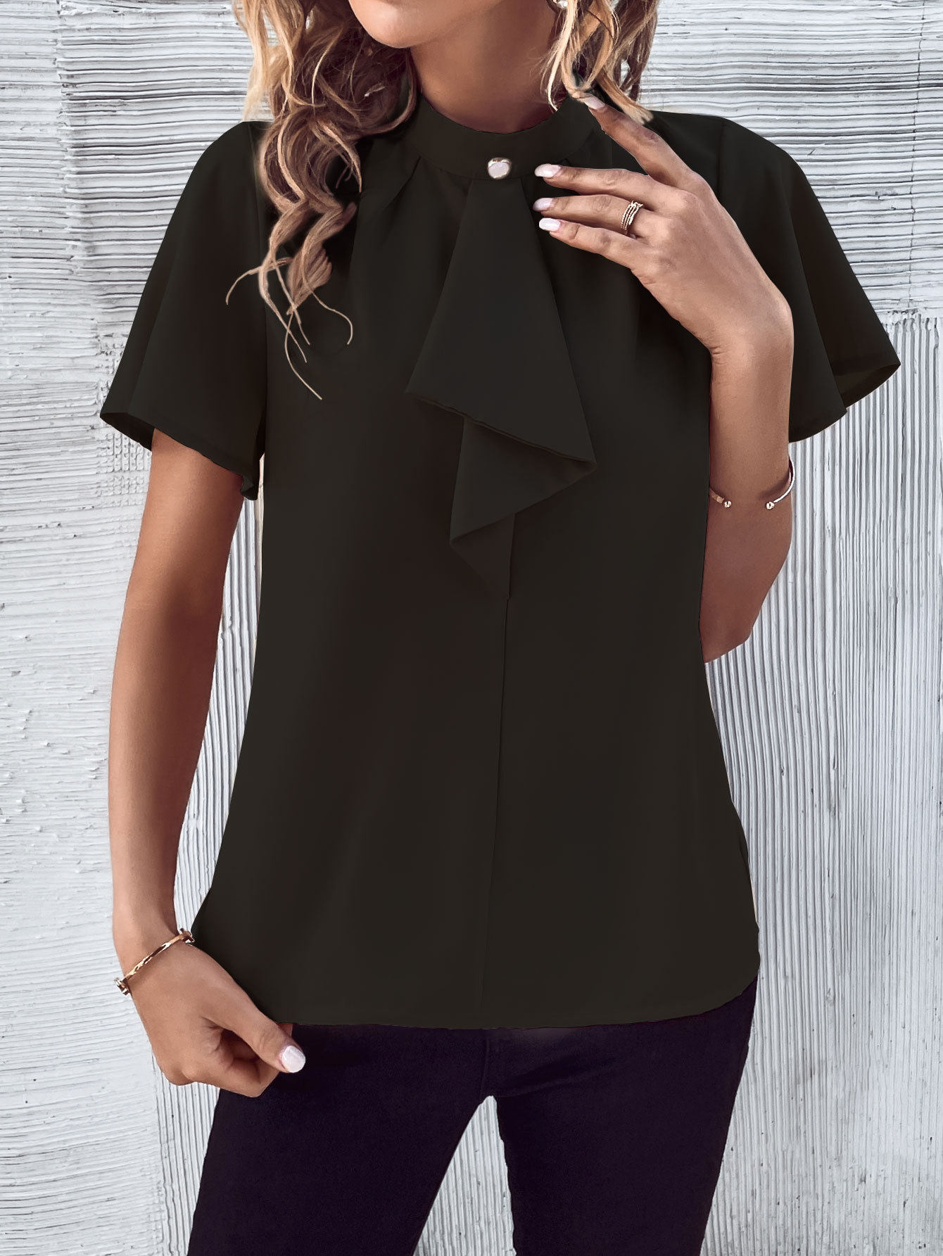 Summer Womens Short Sleeve Top Fashionable and Versatile with Bow Detail Casual Wear Wholesale Available