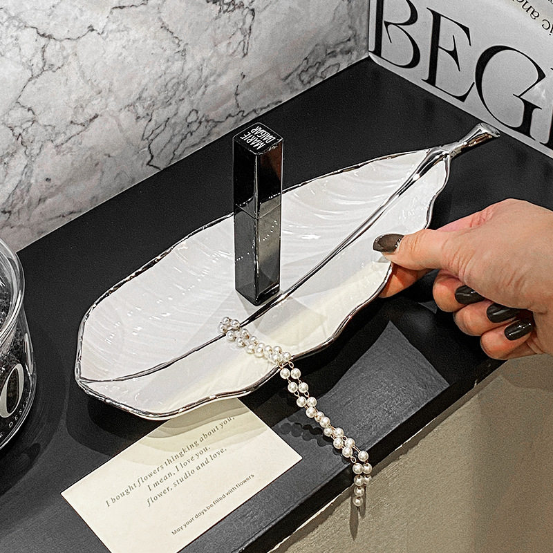Creative Light Luxury Banana Leaf Ceramic Storage Tray Advanced Home Entrance Jewelry Key Electroplating Storage Tray Wholesale