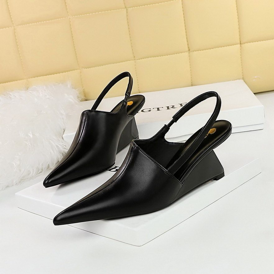 Dép Sandal Nữ Bít Mũi Da Bóng Quai Hậu Đế Xuồng Đế Cao 5cm - 6cm Màu Đen, Kem, Trắng