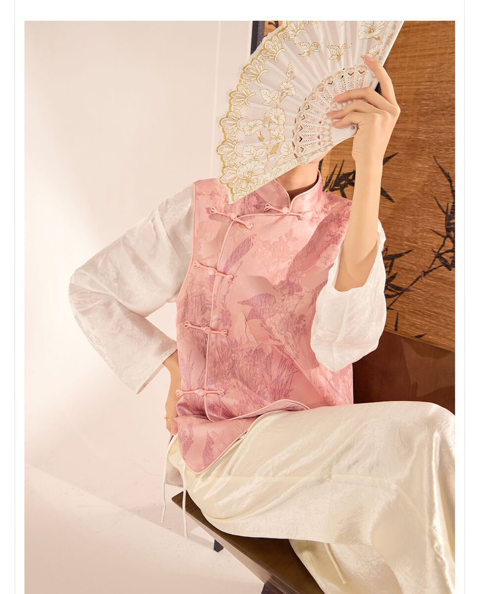 Áo vest nữ cổ đứng thêu họa tiết hoa cúc phong cách cổ điển — Màu hồng, Màu xám