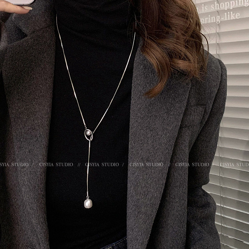 Long Necklace for Women in Autumn and Winter Retro Pearl Gold Sweater Chain Temperament High-End Light Luxury Accessories