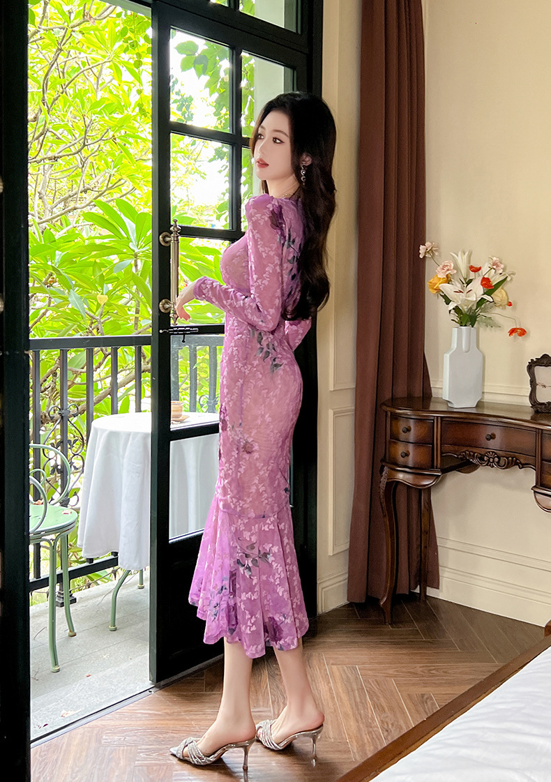 Đầm hoa nhí nữ cổ vuông dài tay dáng đuôi cá ôm body — Hoa hồng tím