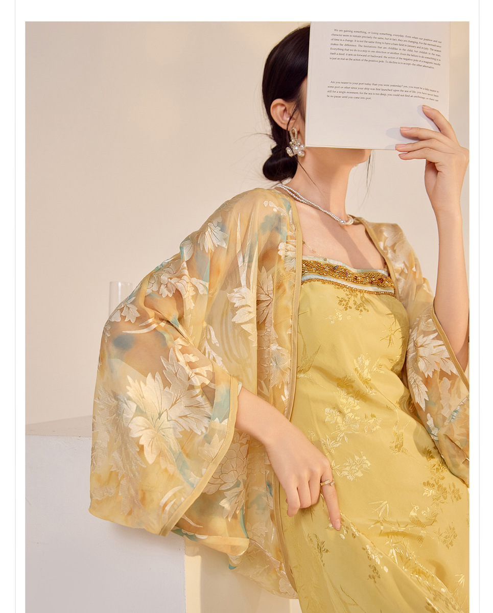 Bộ áo khoác cardigan thêu hoa dài tay kèm váy hai dây dài — Áo len Jacquard (Giao hàng trong 7 ngày), Váy yếm (giao hàng trong 7 ngày), Váy yếm (giao ngay trong ngày)