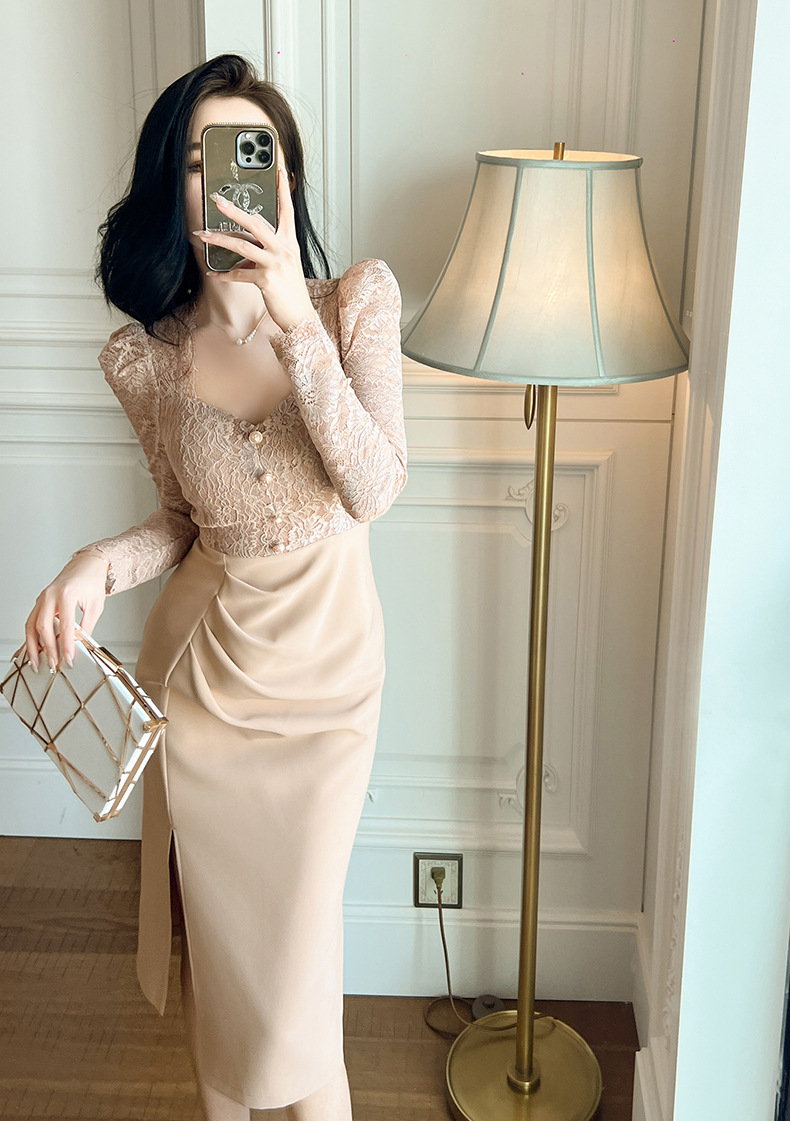 Váy liền nữ cổ vuông phối ren, thắt eo cao, dáng ôm vừa vặn, dài qua gối, phong cách thanh lịch — Màu Kaki