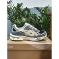 Gray green